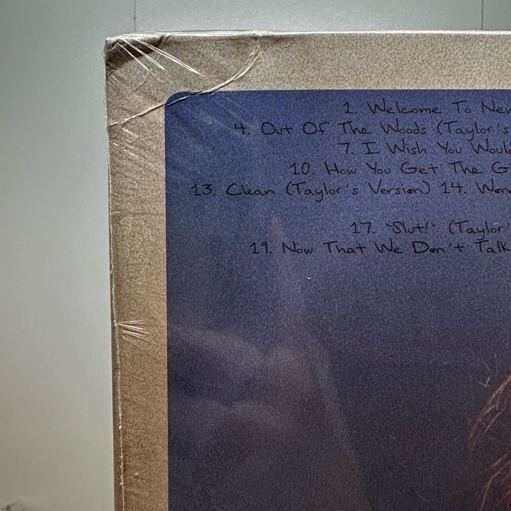 ❌SOLD❌Taylor swift 1989 (TV) Bundle! - Picture 6 of 8